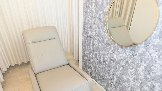 アイラッシュサロンTONARI 大牟田店